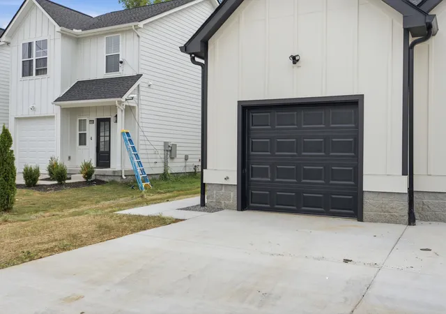 Photo 2 of Single family home for sale at 711 Demoss St #A, Gallatin, TN 37066 | MLS# 3528203 | Listing updated on 2026-09-24