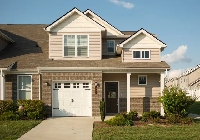 Photo 2 of Townhouse for sale at 604 Birdie Dr, Spring Hill, TN 37174 | MLS# 3528579 | Listing updated on 2026-10-04