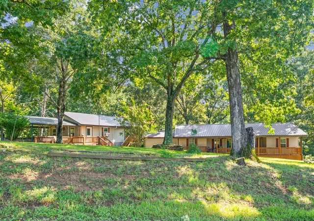 Photo 1 of Single family home for sale at 260 Crisp Rd, Cadiz, KY 42211 | MLS# 3529891 | Listing updated on 2026-08-31