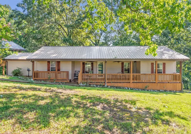 Photo 2 of Single family home for sale at 260 Crisp Rd, Cadiz, KY 42211 | MLS# 3529891 | Listing updated on 2026-08-31