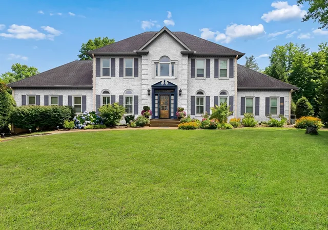 Photo 2 of Single family home for sale at 1412 Arrowhead Dr, Brentwood, TN 37027 | MLS# 3542529 | Listing updated on 2026-09-12