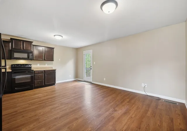 4th image of 1723 Thistlewood Dr, Clarksville, TN 37042 | MLS# 3528169