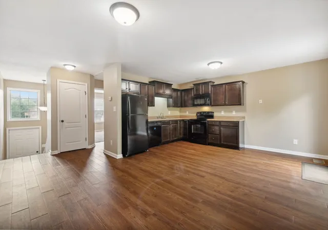5th image of 1723 Thistlewood Dr, Clarksville, TN 37042 | MLS# 3528169