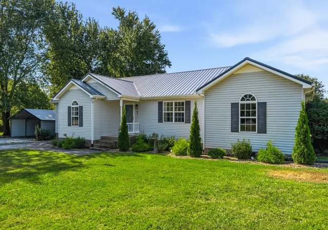 Photo 2 of Single family home for sale at 51 Beck Ln, Mc Minnville, TN 37110 | MLS# 3528823 | Listing updated on 2026-09-03