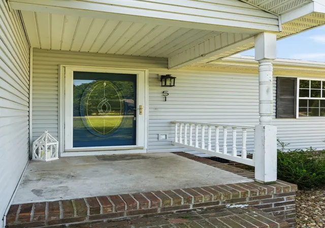 Photo 2 of Single family home for sale at 51 Beck Ln, Mc Minnville, TN 37110 | MLS# 3528823 | Listing updated on 2026-09-03