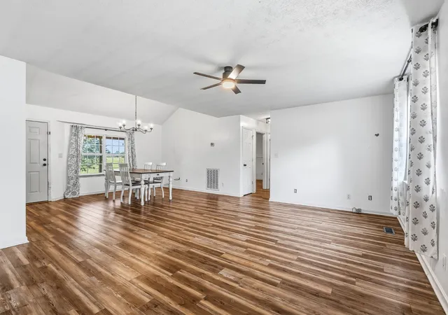 Photo 3 of Single family home for sale at 51 Beck Ln, Mc Minnville, TN 37110 | MLS# 3528823 | Listing updated on 2026-09-03