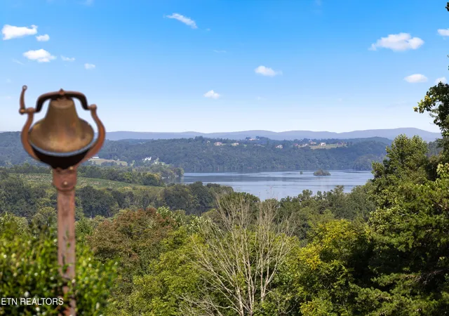 Photo 1 of Single family home for sale at 585 Little Dogwood Rd, Kingston, TN 37763 | MLS# 3528168 | Listing updated on 2026-10-01