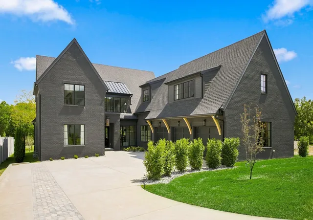Photo 1 of Mansion for sale at 4518 Belmont Park Ter, Nashville, TN 37215 | MLS# 3540310 | Listing updated on 2026-09-13