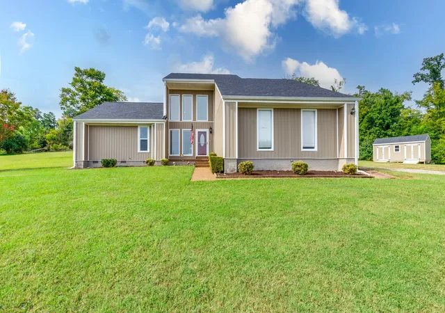 Photo 1 of Single family home for sale at 901 Heather Ln, Columbia, TN 38401 | MLS# 3528242 | Listing updated on 2026-09-01