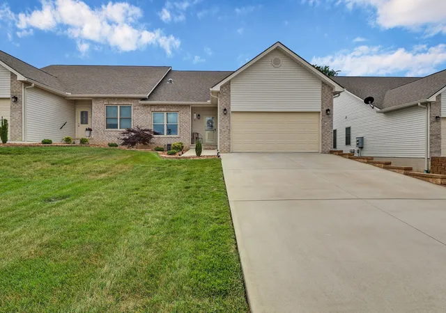 Photo 1 of Single family home for sale at 384 Woodgate Dr, Crossville, TN 38571 | MLS# 3528271 | Listing updated on 2026-09-01