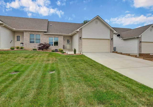 Photo 2 of Single family home for sale at 384 Woodgate Dr, Crossville, TN 38571 | MLS# 3528271 | Listing updated on 2026-09-01