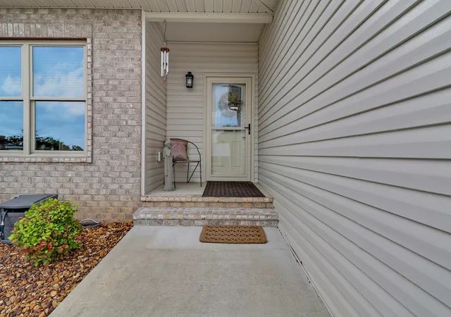 Photo 3 of Single family home for sale at 384 Woodgate Dr, Crossville, TN 38571 | MLS# 3528271 | Listing updated on 2026-09-01