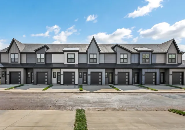 3rd image of 1305 Jonathan Wade Circle, Clarksville, TN 37043 | MLS# 3528280