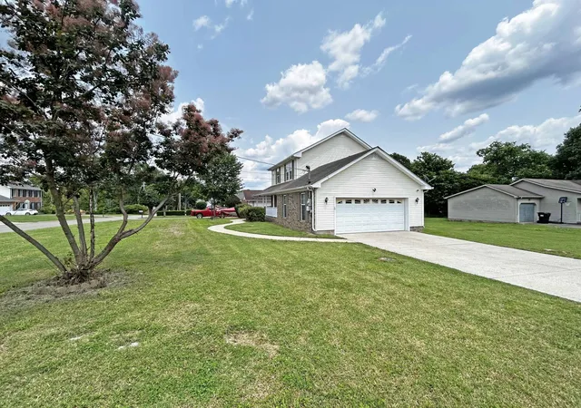 Photo 3 of Single family home for sale at 305 Wildwood Dr, Smyrna, TN 37167 | MLS# 3528490 | Listing updated on 2026-09-13