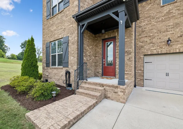 Photo 4 of Single family home for sale at 2944 Hadley Close Ln, Thompsons Station, TN 37179 | MLS# 3543133 | Listing updated on 2026-09-15