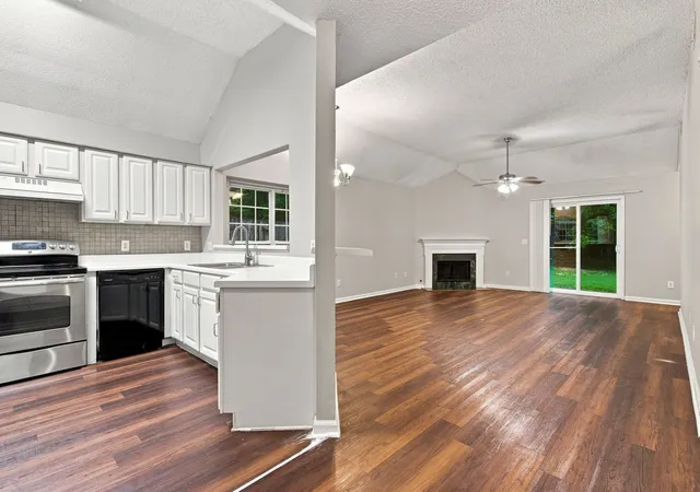 Photo 3 of Single family home for sale at 2283 Joann Dr, Spring Hill, TN 37174 | MLS# 3528485 | Listing updated on 2026-08-28