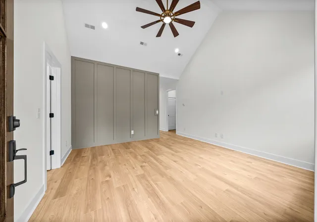 Photo 2 of Single family home for sale at 202 Wallace St, Cumberland City, TN 37050 | MLS# 3528502 | Listing updated on 2026-08-28