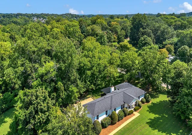 Photo 2 of Single family home for sale at 608 Hill Rd, Brentwood, TN 37027 | MLS# 3528489 | Listing updated on 2026-08-28