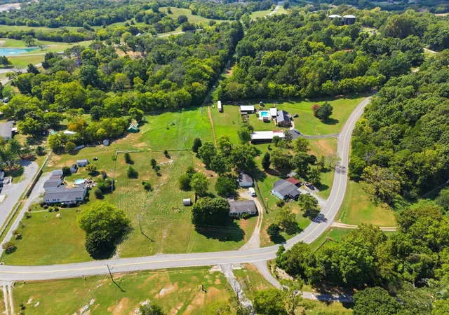 Photo 45 of Manufactured home for sale at 2830 Posey Hl Rd, Mount Juliet, TN 37122 | MLS# 3531040 | Listing updated on 2026-09-02