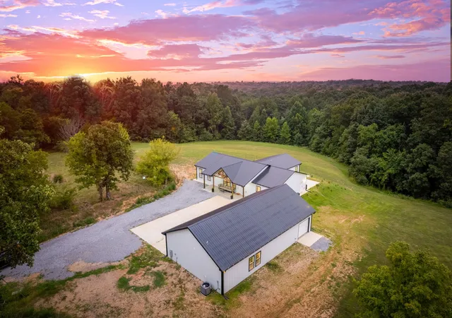 Single family home for sale at 2049 Conatser Rd, Cunningham, TN 37052 | MLS# 3531249