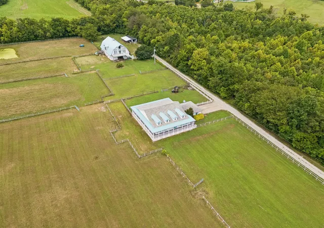 Photo 1 of Single family home for sale at 2290 Osburn Rd, Arrington, TN 37014 | MLS# 3529799 | Listing updated on 2026-08-31