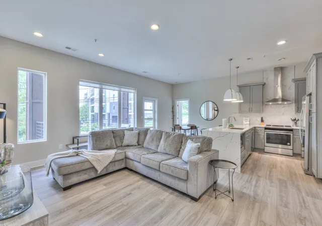 Listing Photo 4 - Condo for sale in building located at 119 Mason Ave, Nashville, TN 37203 - Unit #201