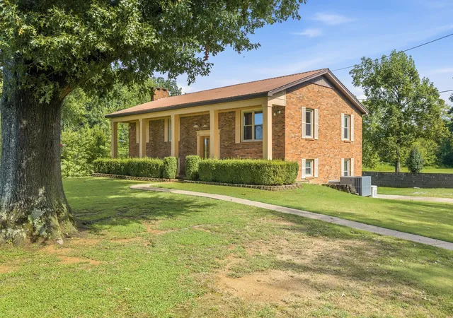 Photo 2 of Single family home for sale at 640 Northwood Dr, Huntingdon, TN 38344 | MLS# 3528660 | Listing updated on 2026-08-28