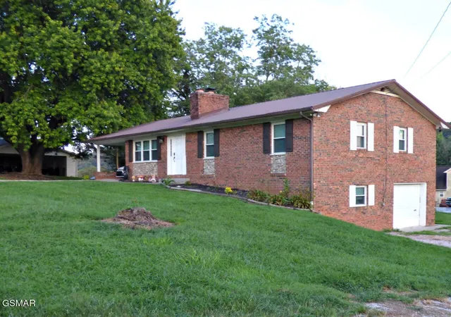 Photo 1 of Single family home for sale at 1107 Smyth Street, New Tazewell, TN 37825 | MLS# 3528602 | Listing updated on 2026-10-06