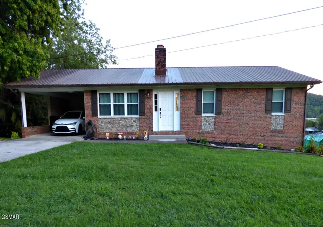 Photo 2 of Single family home for sale at 1107 Smyth Street, New Tazewell, TN 37825 | MLS# 3528602 | Listing updated on 2026-10-06