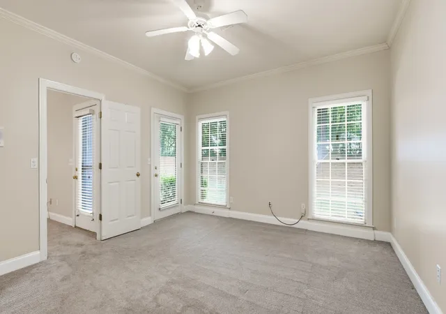 Listing Photo 5 - Condo for sale in building located at 143 Hickory Ct, McMinnville, TN 37110