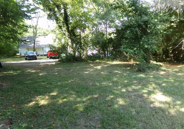 Photo 4 of Single family home for sale at 420 Maple St, Lewisburg, TN 37091 | MLS# 3528700 | Listing updated on 2026-08-28