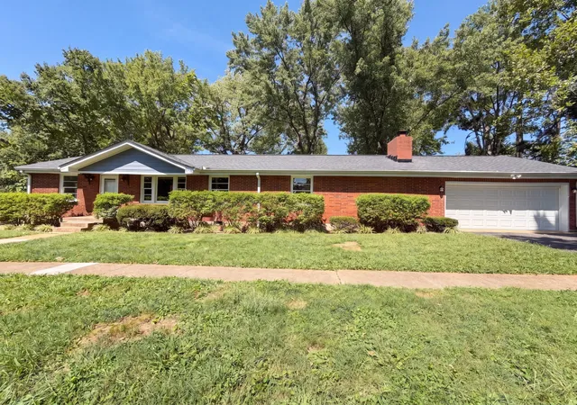 Photo 1 of Single family home for sale at 220 Haywood Ln, Nashville, TN 37211 | MLS# 3528738 | Listing updated on 2026-08-31