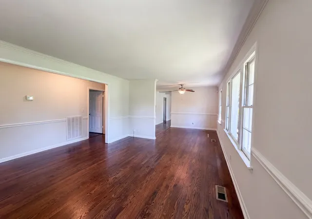 Photo 3 of Single family home for sale at 220 Haywood Ln, Nashville, TN 37211 | MLS# 3528738 | Listing updated on 2026-08-31