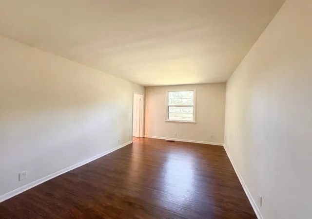 Photo 3 of Single family home for sale at 220 Haywood Ln, Nashville, TN 37211 | MLS# 3528738 | Listing updated on 2026-08-31