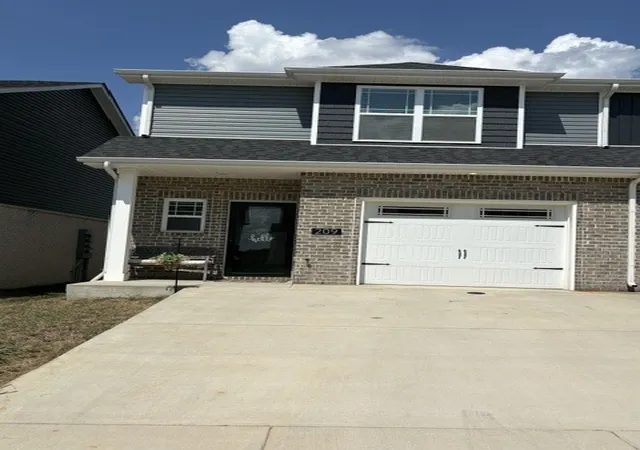 Photo 3 of Townhouse for sale at 209 W Fallow Ct, Clarksville, TN 37040 | MLS# 3541220 | Listing updated on 2026-09-06