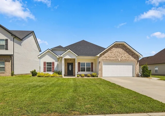 Photo 1 of Single family home for sale at 1385 Winterset Dr, Clarksville, TN 37040 | MLS# 3531974 | Listing updated on 2026-10-21