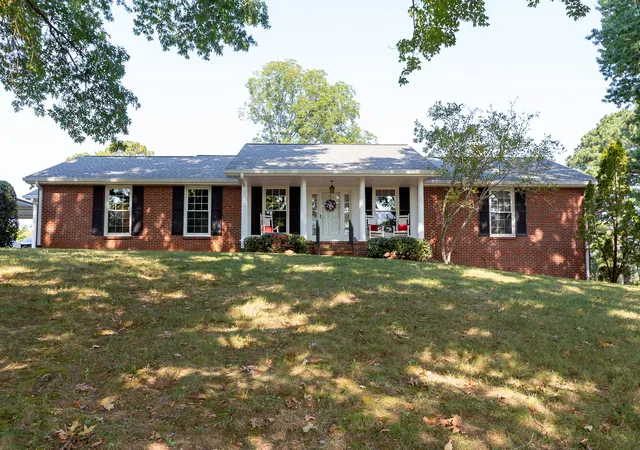 Photo 1 of Sale Pending at 422 Kimberly Dr, Clarksville, TN 37043 | MLS# 3542198 | Listing updated on 2026-10-06