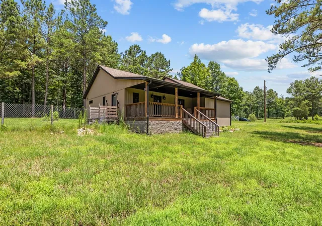 Photo 3 of Single family home for sale at 351 Katelyn Dr, Holladay, TN 38341 | MLS# 3528839 | Listing updated on 2026-09-06