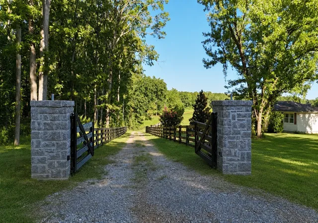 Photo 2 of Single family home for sale at 7810 Oscar Green Rd, Primm Springs, TN 38476 | MLS# 3528769 | Listing updated on 2026-08-29