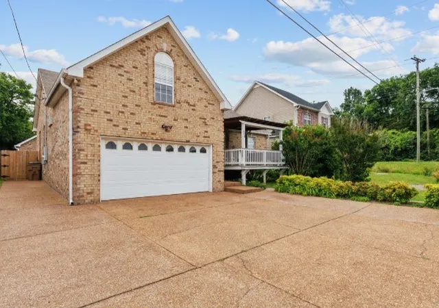 Photo 2 of Single family home for sale at 704 Shandale Dr, Madison, TN 37115 | MLS# 3528790 | Listing updated on 2026-09-15