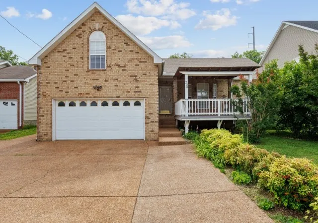 Photo 3 of Single family home for sale at 704 Shandale Dr, Madison, TN 37115 | MLS# 3528790 | Listing updated on 2026-09-15