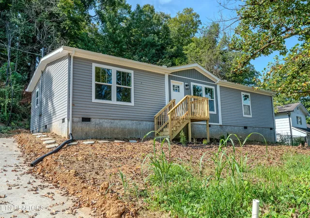 Photo 2 of Sale Pending at 225 Haven Rd, Oliver Springs, TN 37840 | MLS# 3528772 | Listing updated on 2026-08-31
