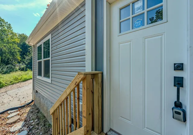 Photo 4 of Sale Pending at 225 Haven Rd, Oliver Springs, TN 37840 | MLS# 3528772 | Listing updated on 2026-08-31