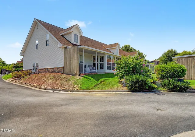 Listing Photo 5 - Condo for sale in building located at 503 Apple Vw Wy, Sevierville, TN 37862 - Unit #105