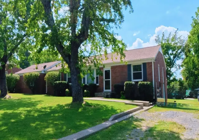 Photo 2 of Single family home for sale at 3915 E Ridge Dr, Nashville, TN 37211 | MLS# 3530263 | Listing updated on 2026-10-02