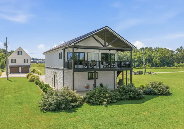Photo 3 of Single family home for sale at 256 Fairway Villa Ln, Decaturville, TN 38329 | MLS# 3529068 | Listing updated on 2026-08-29
