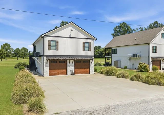 Photo 4 of Single family home for sale at 256 Fairway Villa Ln, Decaturville, TN 38329 | MLS# 3529068 | Listing updated on 2026-08-29