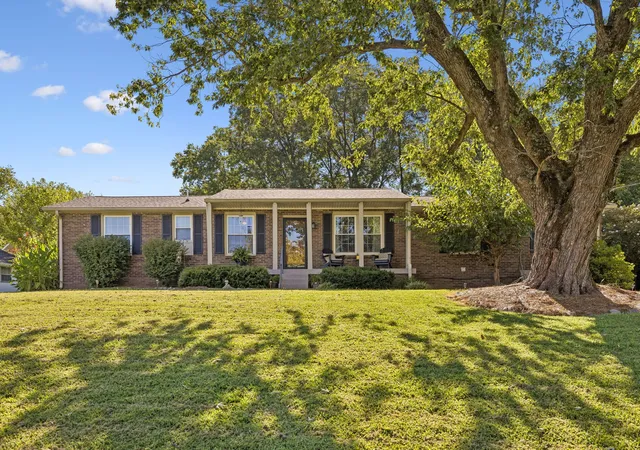 Photo 1 of Single family home for sale at 211 Edgewater Dr, Mount Juliet, TN 37122 | MLS# 3528876 | Listing updated on 2026-09-04