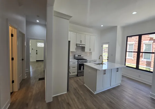 Photo 4 of Single family home for sale at 310 Garland St, Memphis, TN 38104 | MLS# 3528874 | Listing updated on 2026-08-29