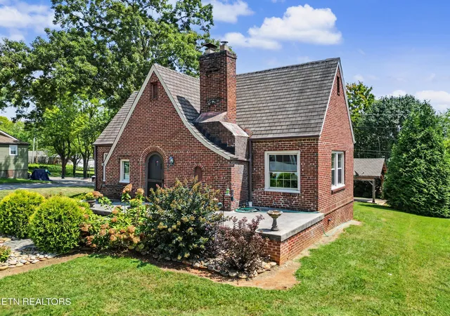 Photo 41 of Single family home for sale at 860 Gilbert St, Alcoa, TN 37701 | MLS# 3604104 | Listing updated on 2026-10-01